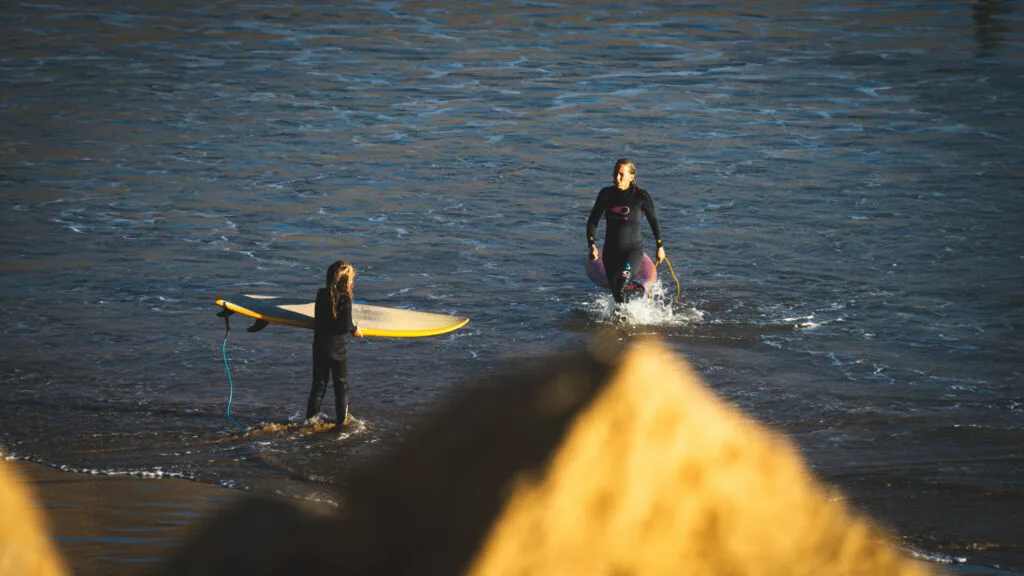 Surfeuses sur la plage d'Imsouane
